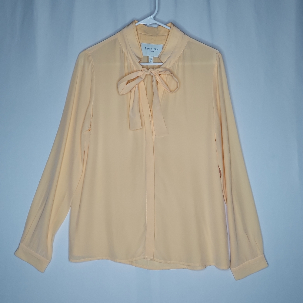 Express Bow Tie Neck Button Silk Top Women Small Butter Yellow Old Money Classic